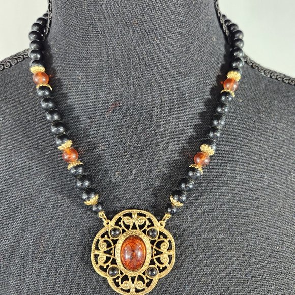 Vintage Western jewelry 1928 Beaded Pendant Necklace - Picture 6 of 7